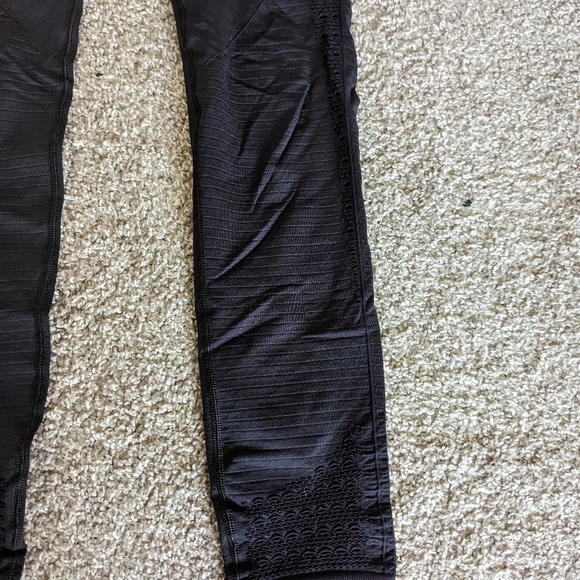 HR Black Gymshark Leggings - Picture 3 of 6
